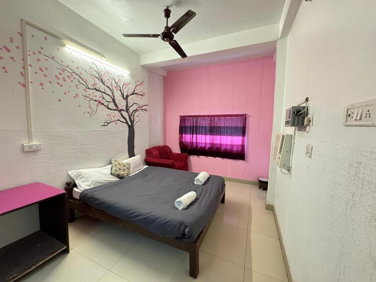 Madsquad Hostel Dorms & Rooms Varanasi Zimmer foto