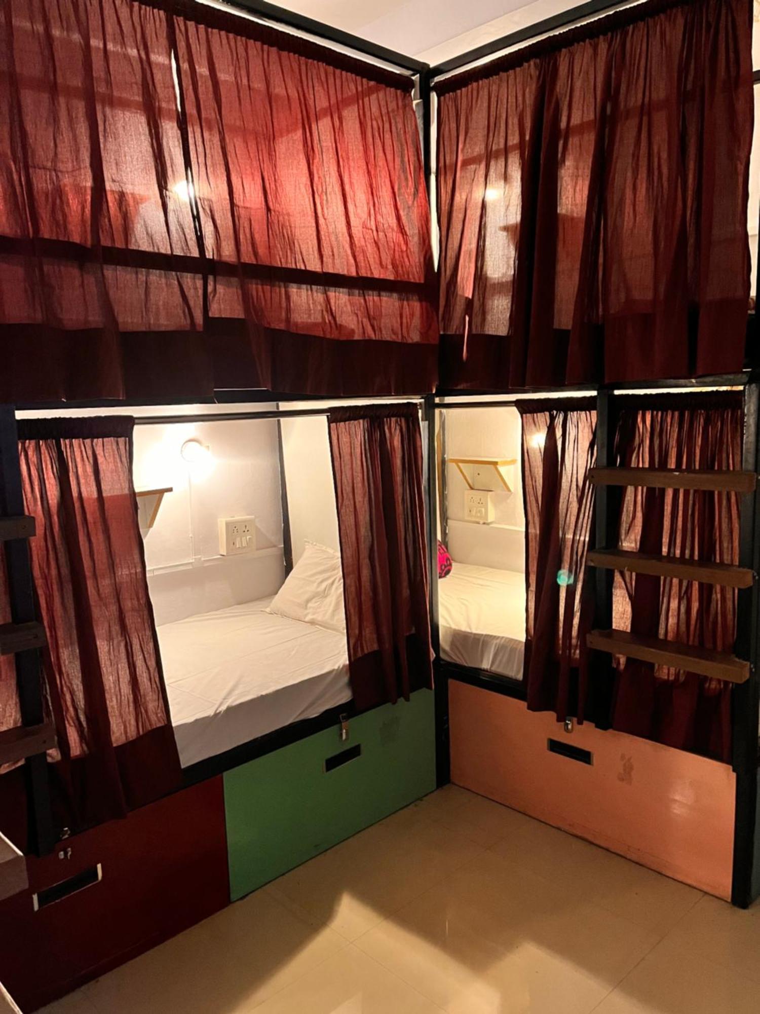 Madsquad Hostel Dorms & Rooms Varanasi Exterior foto
