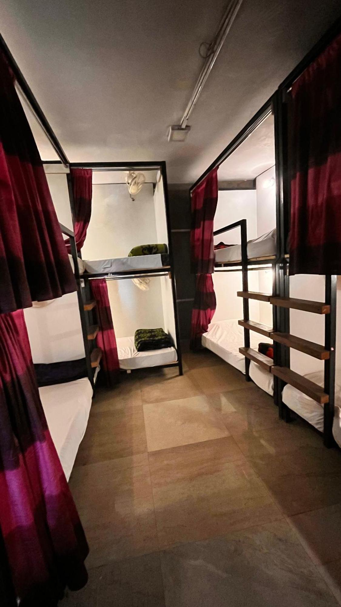 Madsquad Hostel Dorms & Rooms Varanasi Exterior foto