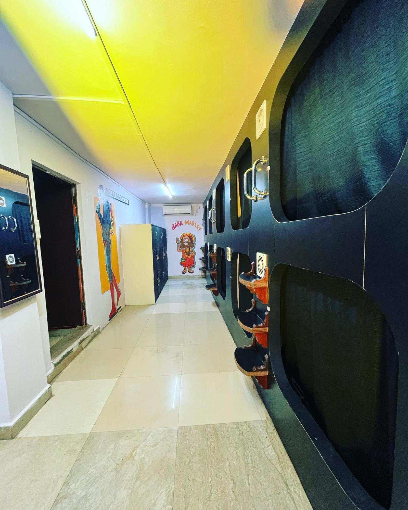 Madsquad Hostel Dorms & Rooms Varanasi Exterior foto