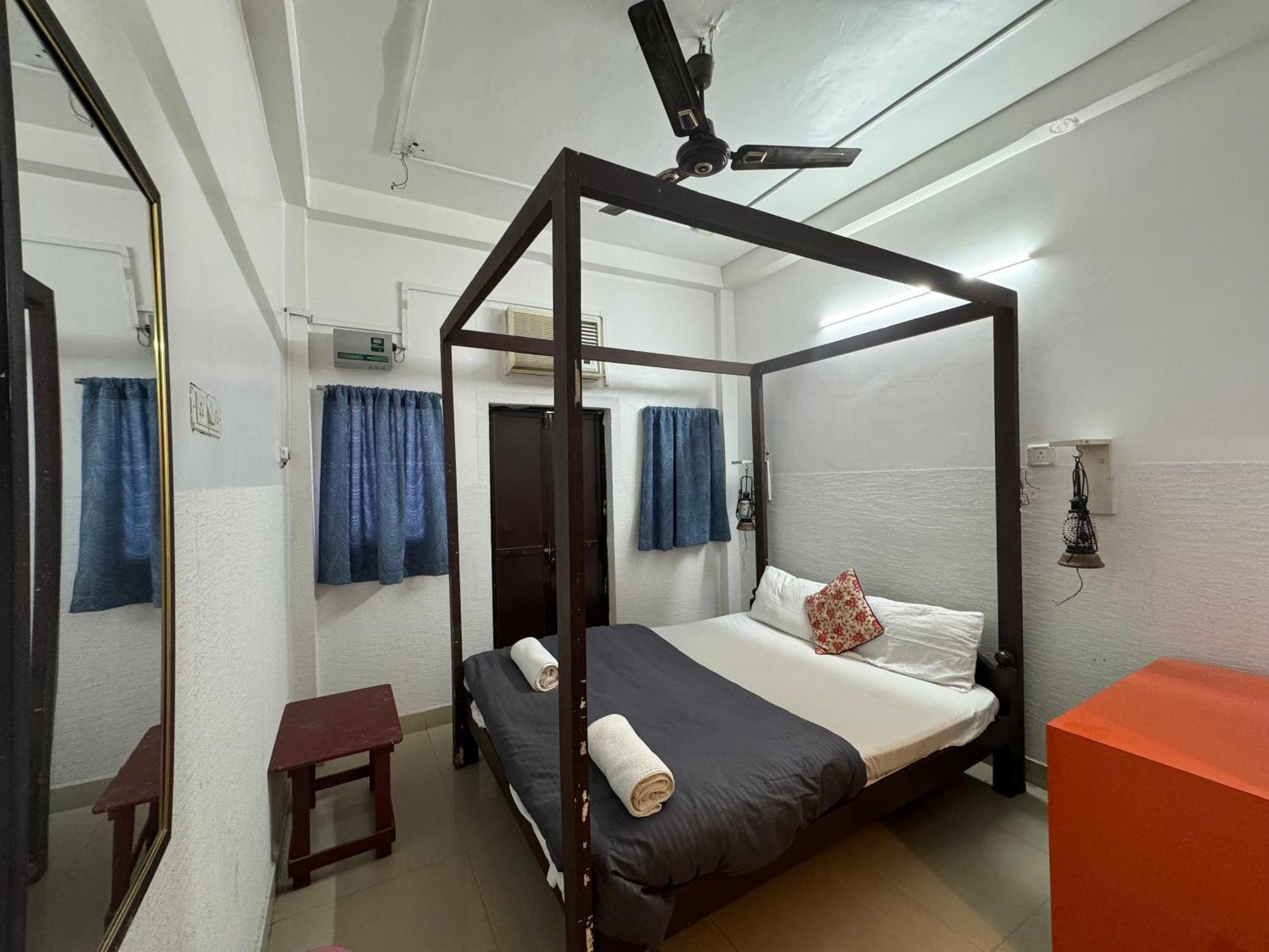 Madsquad Hostel Dorms & Rooms Varanasi Exterior foto