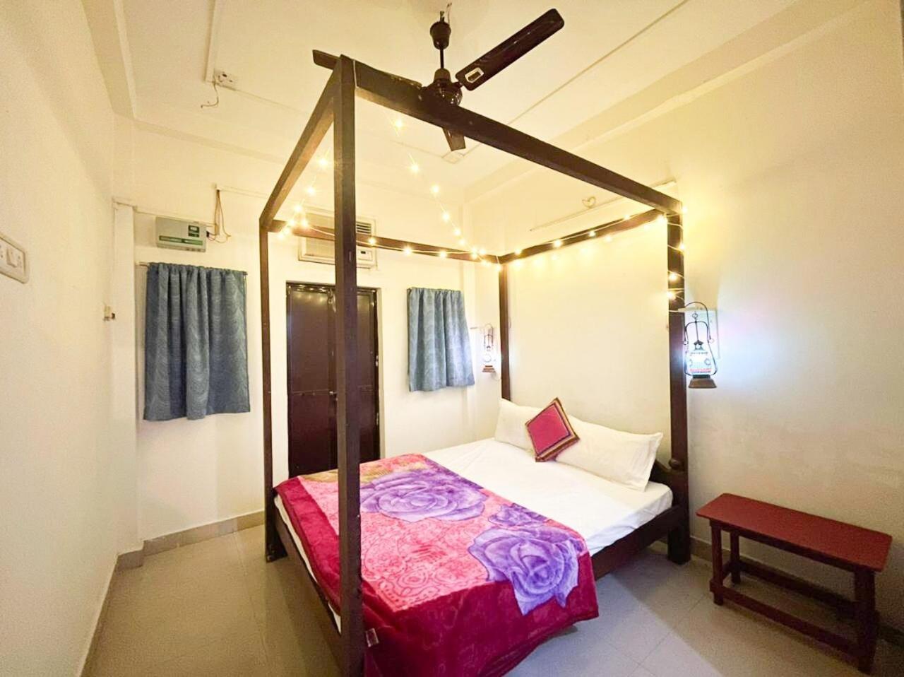 Madsquad Hostel Dorms & Rooms Varanasi Exterior foto